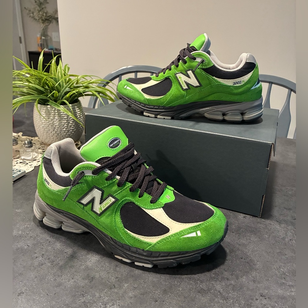 🍏🍏New Balance Shoes - 2022 2002R Good Vibes Pack Green - Sz 9.5 Mens🍏🍏